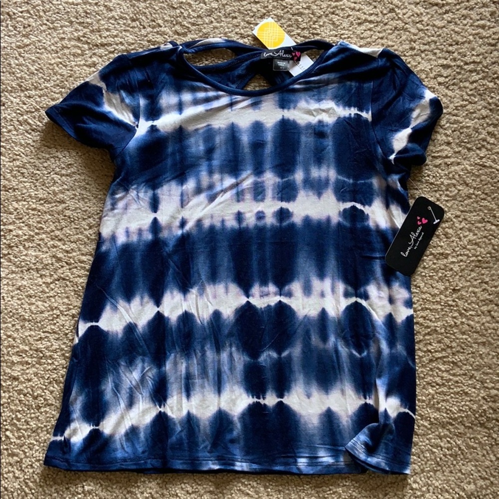 Chiara across Back Tee